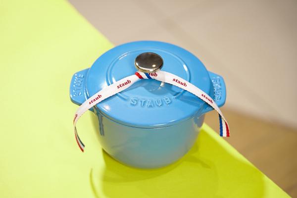 Staub飯鍋(冰藍色)（原價$1,699；會員尊享價$499）