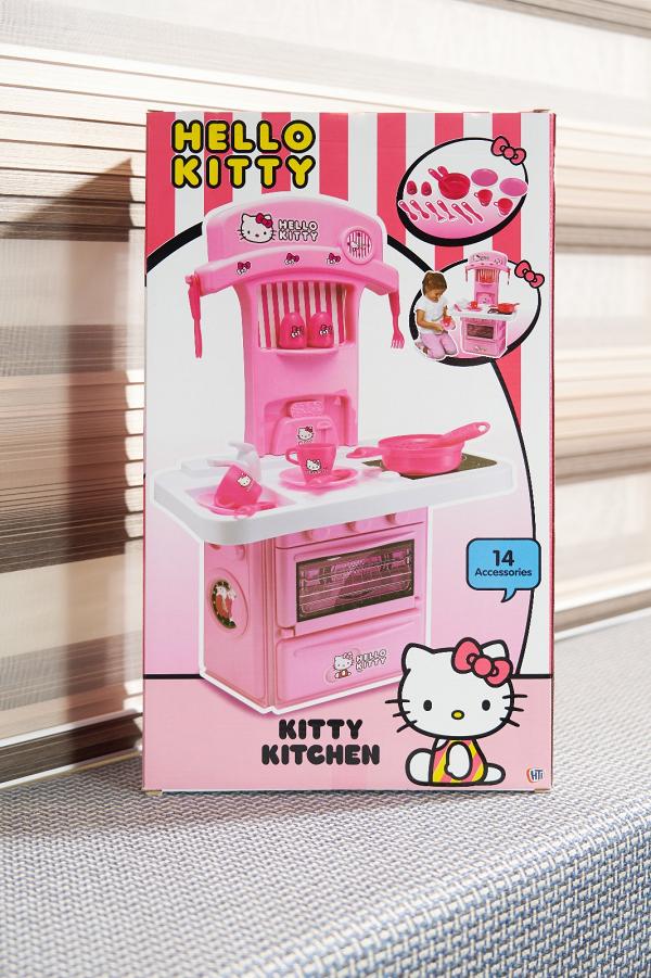 Hello Kitty 廚房組合（原價$149；優惠價$111）