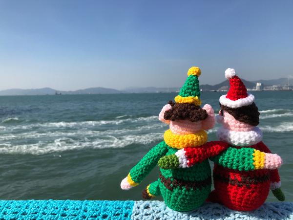 【聖誕好去處2019】手織欄杆裝飾現身西環海傍 毛冷小雪人/薑餅人陪你過聖誕