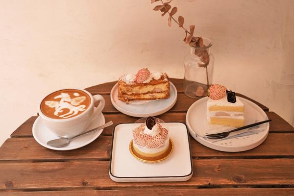 【中環美食】Cafe新推期間限定淡雪士多啤梨甜品　淡雪草莓蛋糕/草莓撻/千層酥