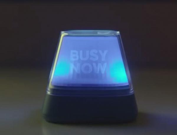 Samsung推出擺脫同事騷擾鬧鐘！開啟「我很忙」警鐘模式 專心工作