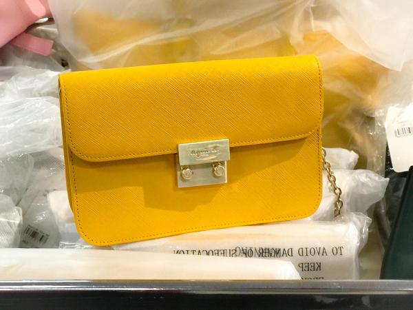 黃色斜孭袋 $1495 (原價$2990)