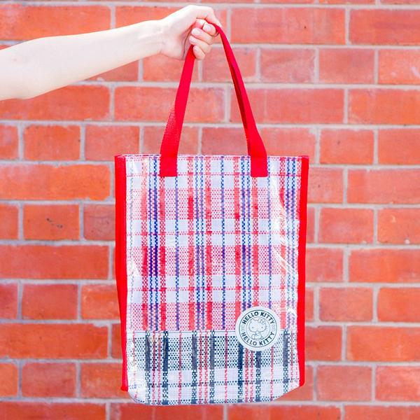 Sanrio網店獨家推出Hello Kitty紅白藍系列！復刻版化妝袋/卡套/斜揹袋/環保袋