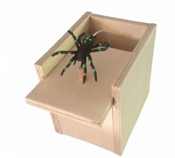 ebay-惡作劇蜘蛛木盒 Hilarious Scare fanziBox Spider Prank HKD 174.45