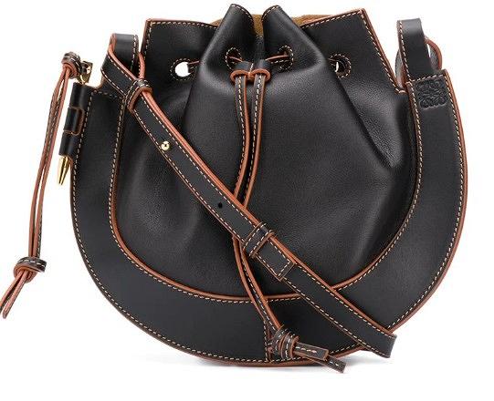 LOEWE small Horseshoe crossbody bag原價HK$13651，快閃優惠15%OFF，折後現售HK$11603