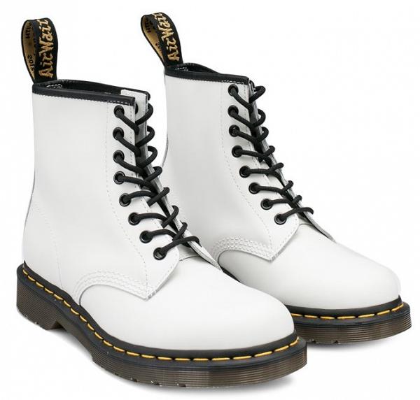 Dr. Martens Original 1460 8 Eye Boots 原價HK$1199，快閃優惠62折後現售HK$748.9