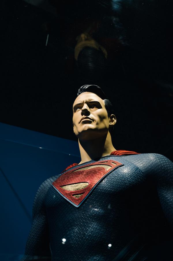 【九龍灣好去處】DC超級英雄展覽香港站即將登場！近距離觀賞電影道具/漫畫手稿/1:1蝙蝠俠