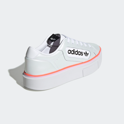 【網購優惠】adidas香港官網快閃優惠！超過800款運動鞋/服飾低至4折再買一送一