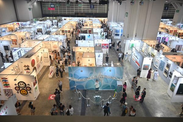 第八屆香港Affordable Art Fair藝博會灣仔會展開幕！雲集40大畫廊/一連4日門票及開放詳情