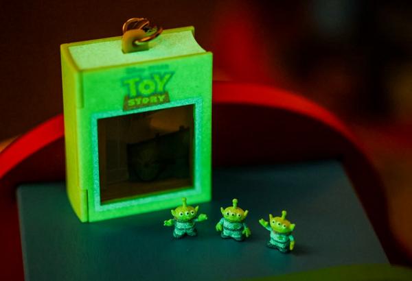 迪士尼《Miniature Journal》1:64微縮模型展登陸將軍澳+上水！2米高Pixar故事書/米奇微縮場景