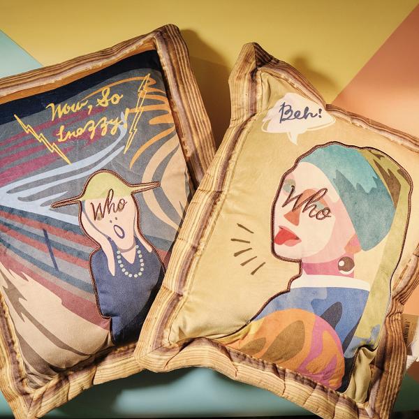 藝術造型抱枕（戴珍珠耳環的少女/吶喊） 售價：各HK$268