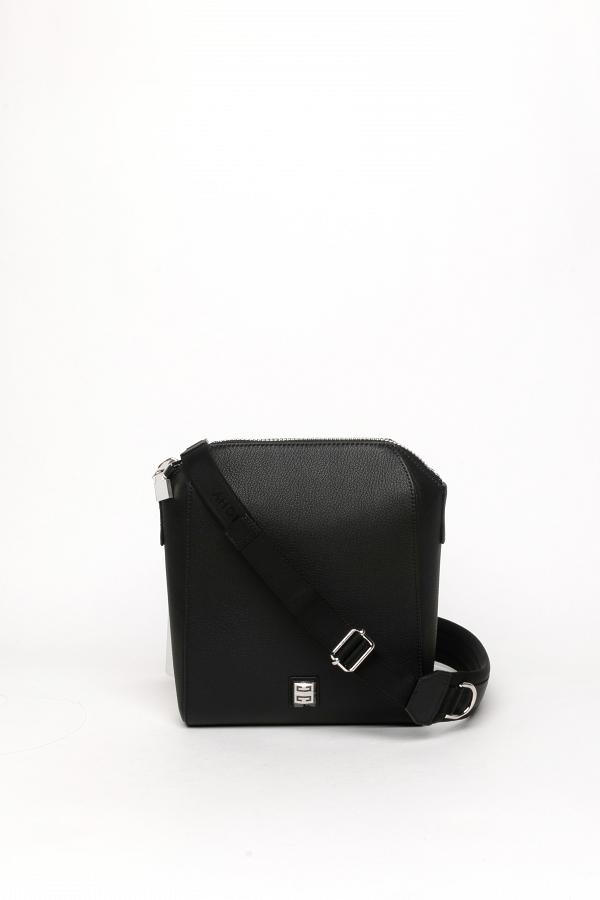 GIVENCHY $5950（原價$11900）