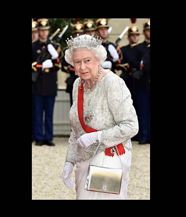 英女王逝世｜英女王54年只鍾情一個手袋品牌 買入超過200個袋從未換過其他牌子
