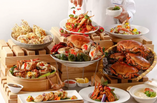 香港朗廷酒店快閃49折優惠 人均$935起包大閘蟹自助晚餐！包2餐自助餐