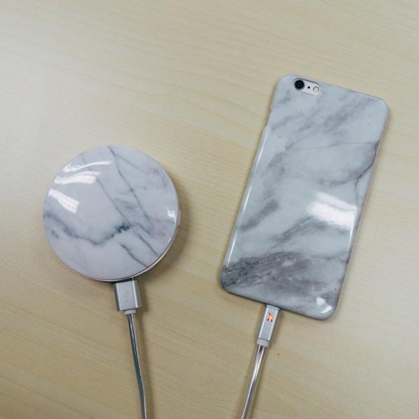 兩種用法！雲石紋鏡盒充電器　內設環形LED補光燈