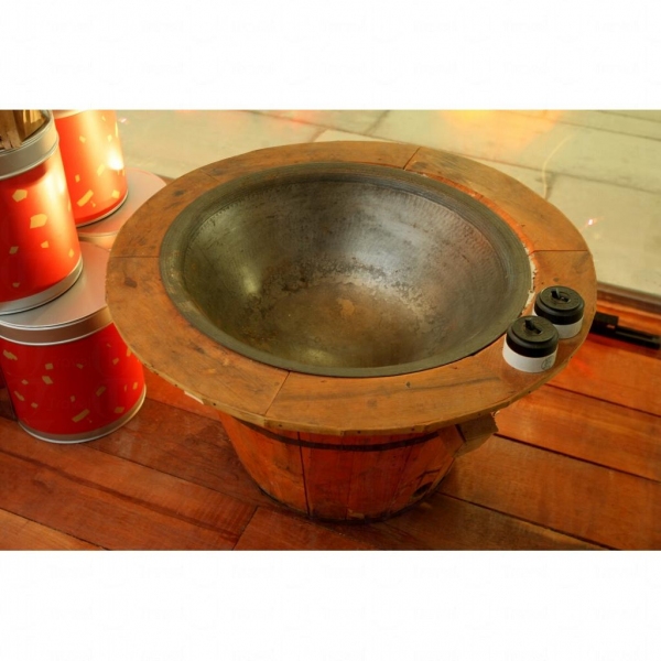 傳統的龍井茶炒鍋。