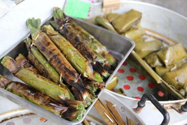 各種泰國特色小食如竹葉包芉頭，都是香港人的心頭好。