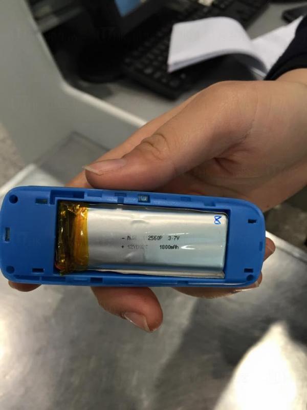王喜所攜帶的鋰電池 圖:來自王喜Facebook