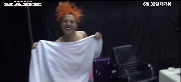 電影預告有亮點！ G-Dragon「裸」住毛巾賣萌