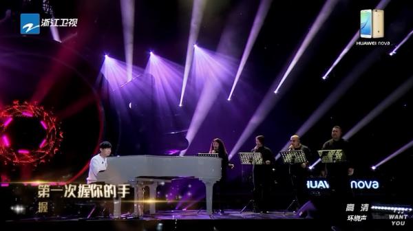 林俊傑JJ在節目《夢想的聲音》唱《愛要怎麼說出口》表演走音