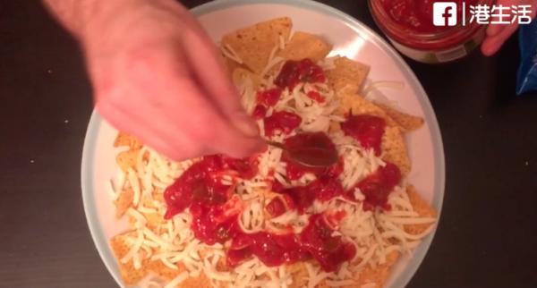 邪惡宵夜小食！免焗爐10分鐘製墨西哥玉米片Nachos