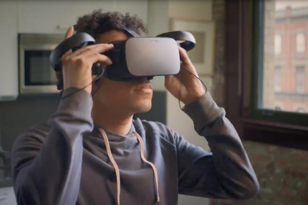 VR上Facebook　360度走入照片實境重溫回憶 