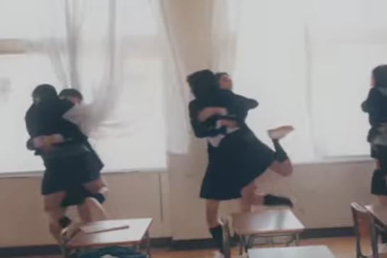 日本大熱寶礦力廣告　300學生勁舞開學燃燒青春   