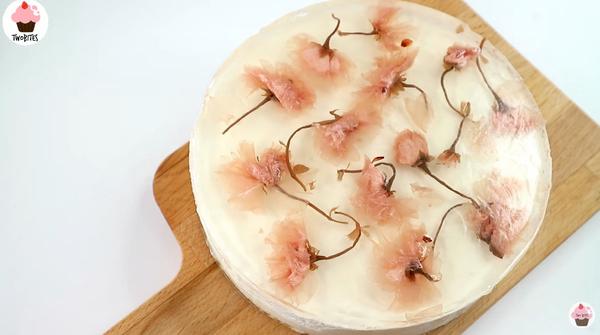 免焗甜品食譜：櫻花乳酪慕絲蛋糕