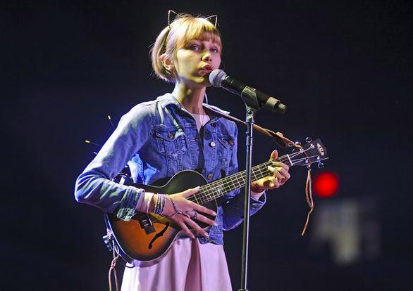 下一個Taylor Swift！《全美一叮》冠軍13歲唱作歌手Grace VanderWaal
