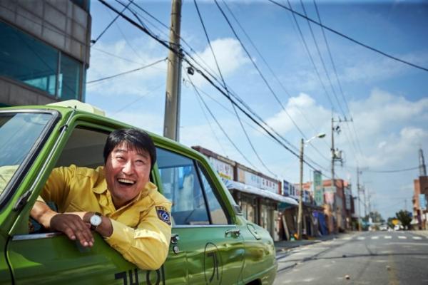 《我只是個計程車司機》韓國平民英雄揭光州事件血淚真相