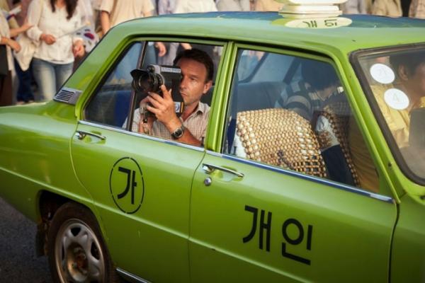 《我只是個計程車司機》韓國平民英雄揭光州事件血淚真相
