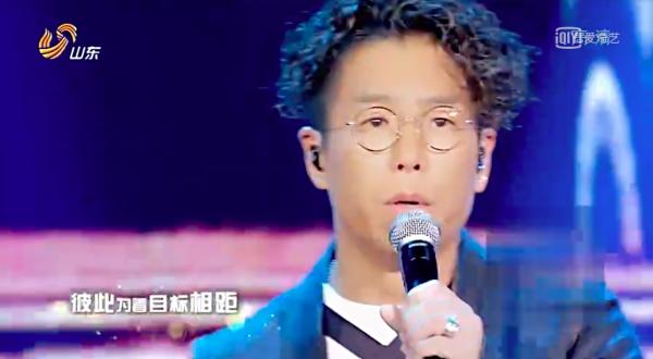鄭伊健孖林曉峰合唱古惑仔主題曲《友情歲月》！重現20年前「浩南哥」霸氣出場