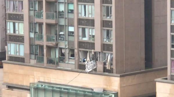「天鴿」正面吹襲香港 10號風球下各區大受影響