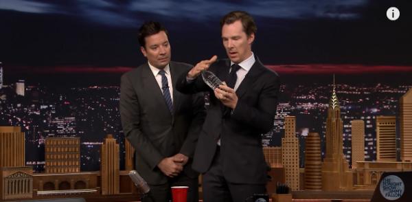 Benedict Cumberbatch上節目唱歌變魔術　網友：完美男神