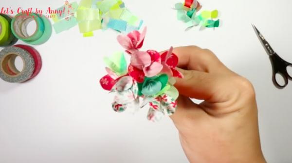 簡單DIY聖誕小吊飾 用紙膠帶整出迷你花環