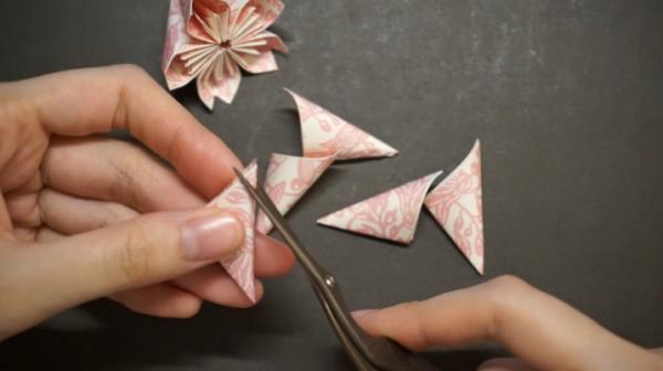 簡易摺紙教學！親手摺出浪漫粉色櫻花