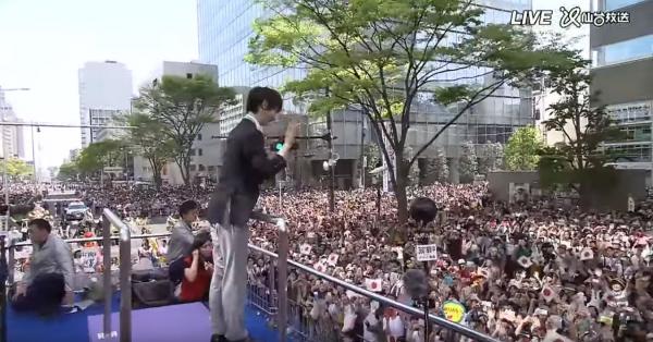 日本逾10萬人上街迎接羽生結弦！ 只留12袋垃圾展超強公民意識 