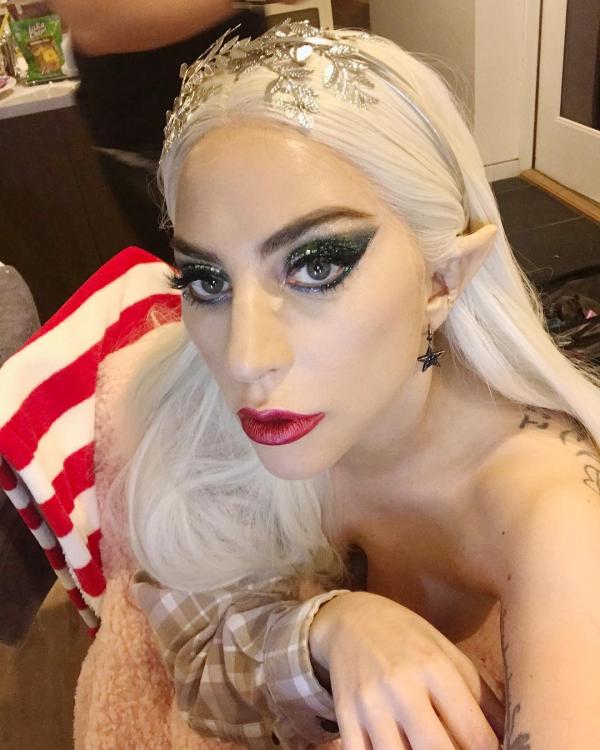 《星夢情深》Lady Gaga首度擔正　卸下華麗妝容大獲好評