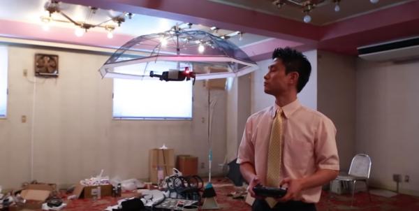 日公司研發免手持無人機雨傘 網民：現實版血滴子！