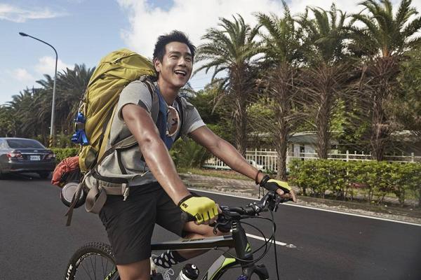 【邪不壓正】海豚訓練、專業單車資格！男神彭于晏7個隱藏技能