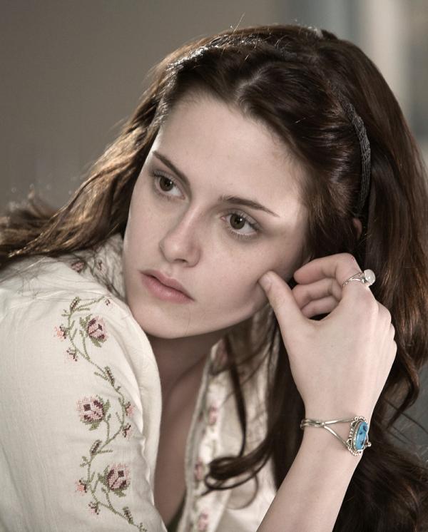 【吸血新世紀】10年後三大主角近況　Bella及Edward女兒長大擔正《胡桃夾子》