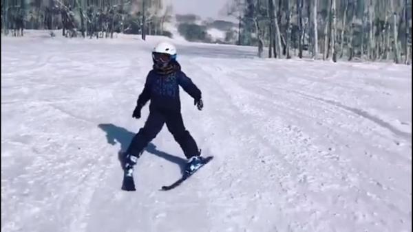被大地寵愛的孩子！應采兒感歎5歲Jasper首次滑雪就得心應手零失誤