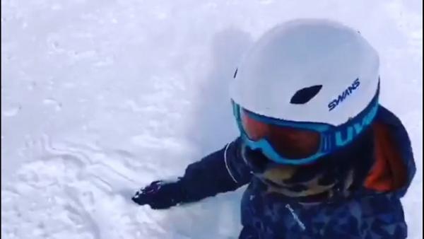 被大地寵愛的孩子！應采兒感歎5歲Jasper首次滑雪就得心應手零失誤