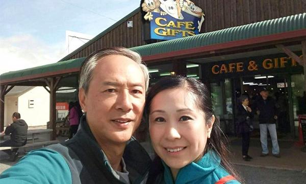 難忘2000人面前求婚成就黃昏戀　陳榮峻吳香倫結婚一年恩愛如昔