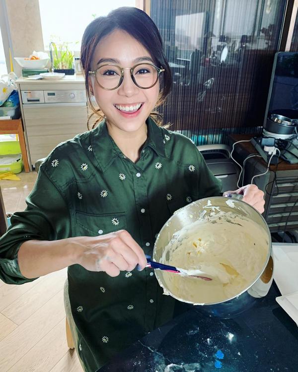馬國明45歲生日撞正要拍《降魔的2.0》　女友黃心穎自製蛋糕嘲似阿X整餅