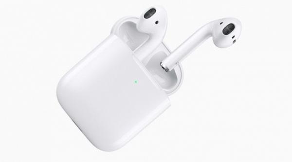 【iPhone傳聞】傳蘋果今年推雙向無線充電 貼住iPhone機背即可「借電」