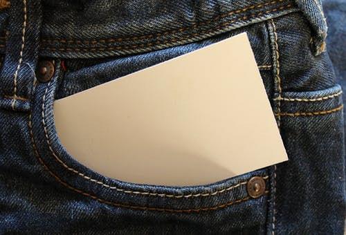 iDropnews 指有研究指出手機放在褲前袋有機會令男士導致生育問題。