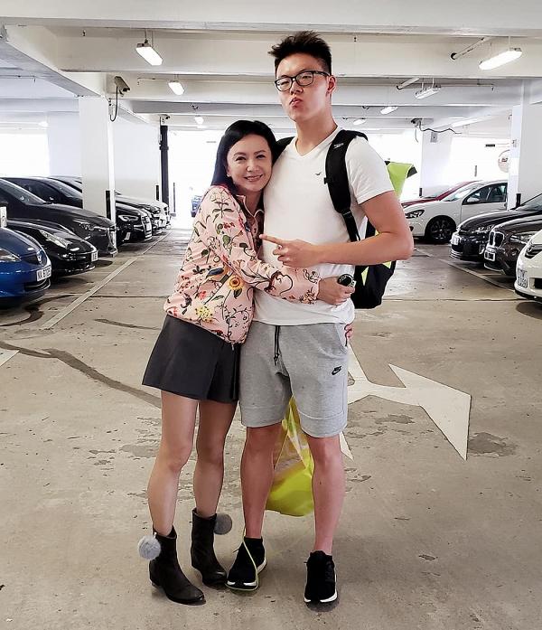 【母親節2019】曾華倩與兒子相依為命17年　獨力裁培囝囝成香港泳隊代表