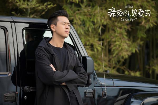 【親愛的熱愛的】李現、楊紫主演偶像劇熱播 少女倒追高冷男甜蜜互動貫穿全劇