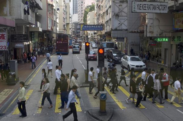 香港人口按年增7萬3人達752萬　4.4萬人持單程證移入佔增長人口6成